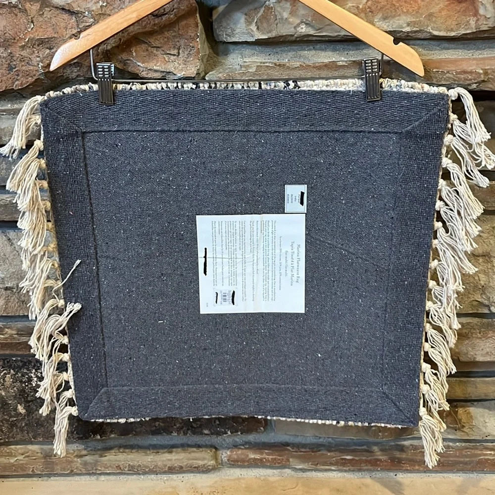 Pottery Barn Marina Flatweave Tasseled Rug 18
